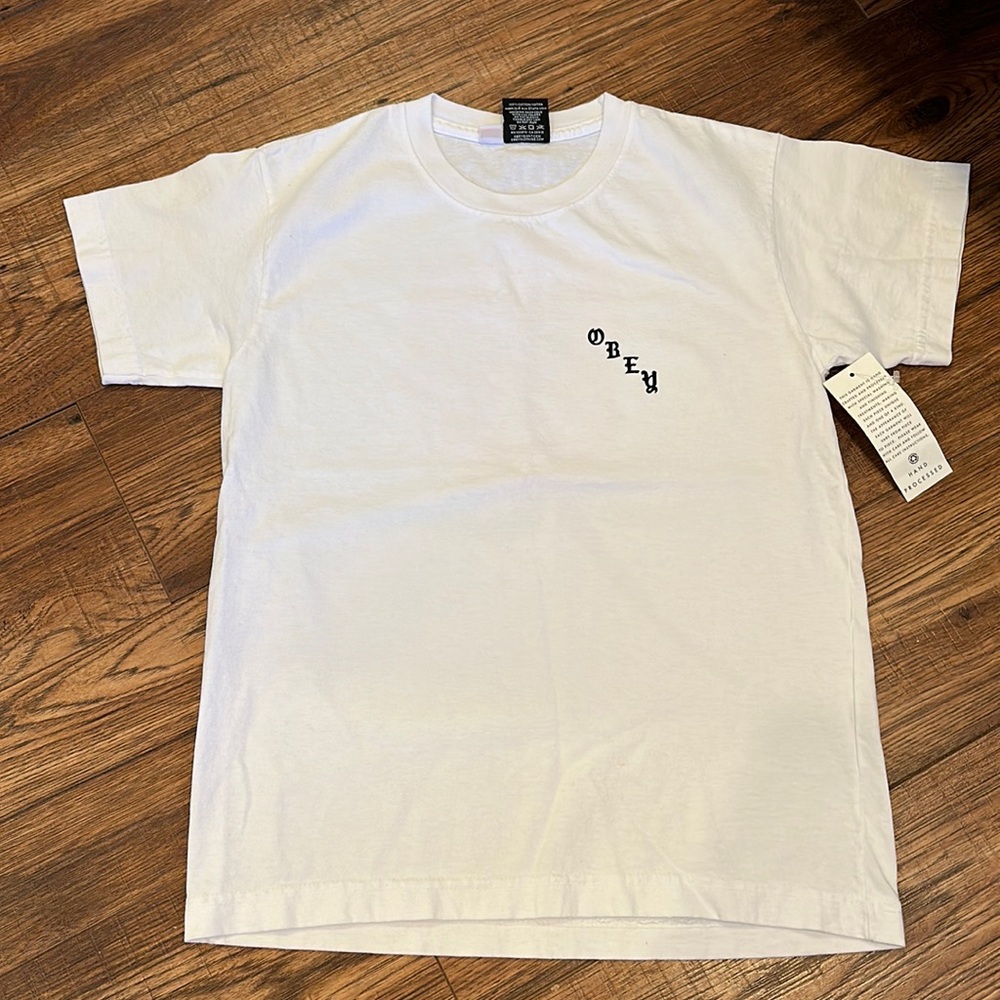 Obey tshirt